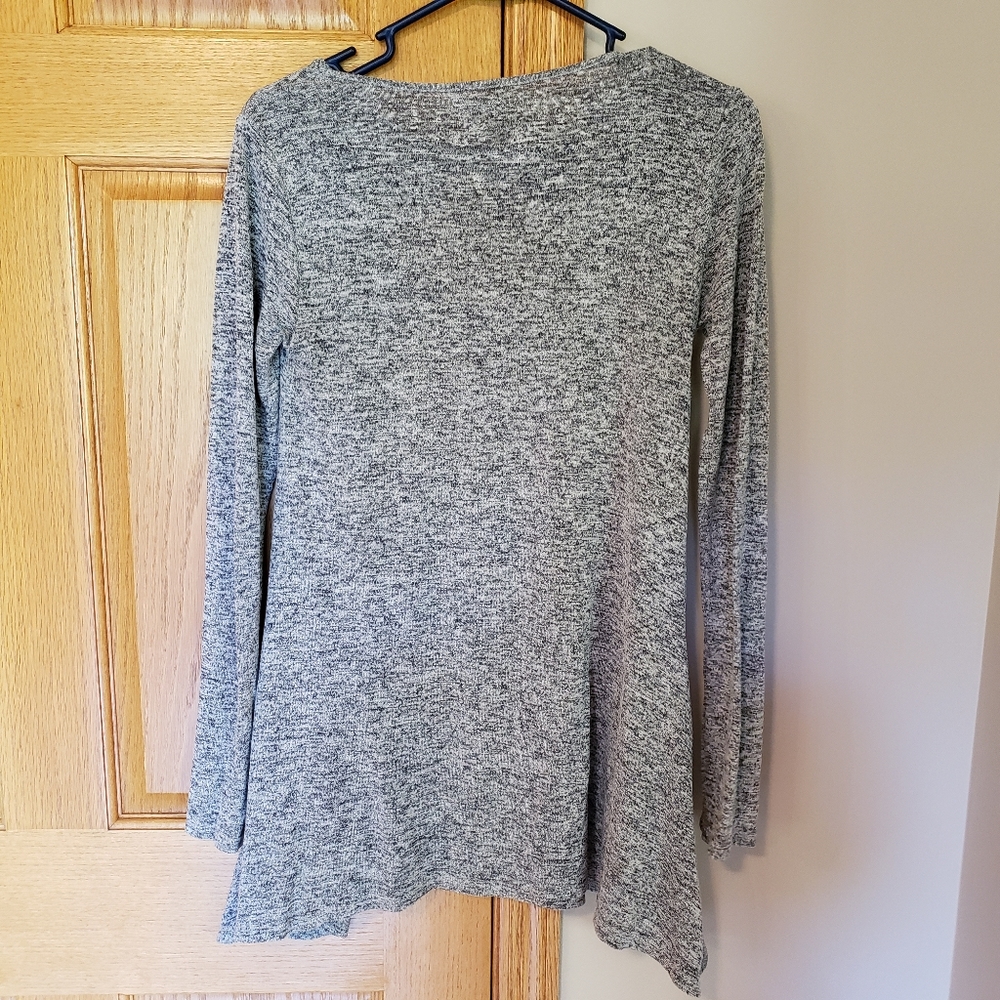 Maurices Long Sleeve - Picture 5 of 5